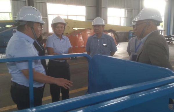 亚新注册,湖南车载式高空作业平台